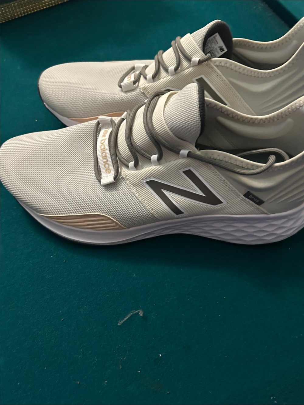 New Balance Men's White Gray Tan Lightweight Sneakers